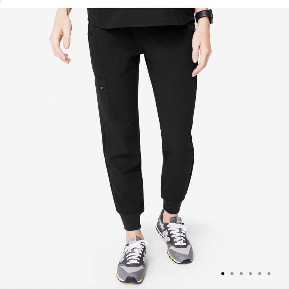 FIGS-Zamora Black Joggers